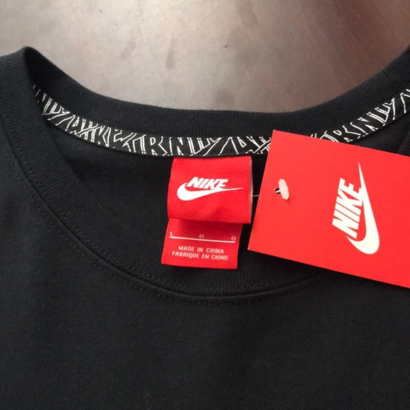 SOLD - Nike long sleeve NWT - Picture 4 of 5